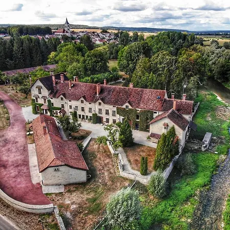 Le Manoir De *